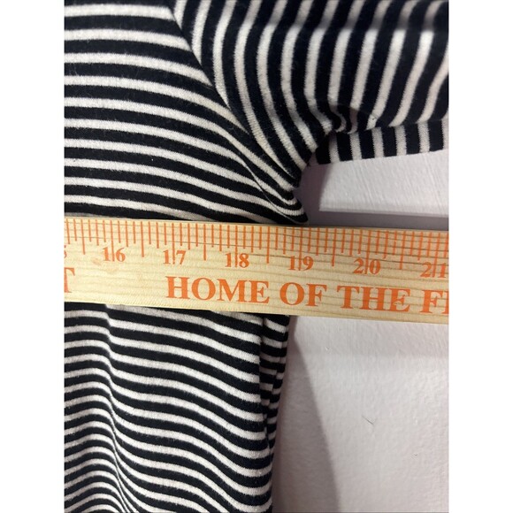Gap Women’s Black/White Striped Blouse top cropped with Back Zip modal sz M - Picture 3 of 11